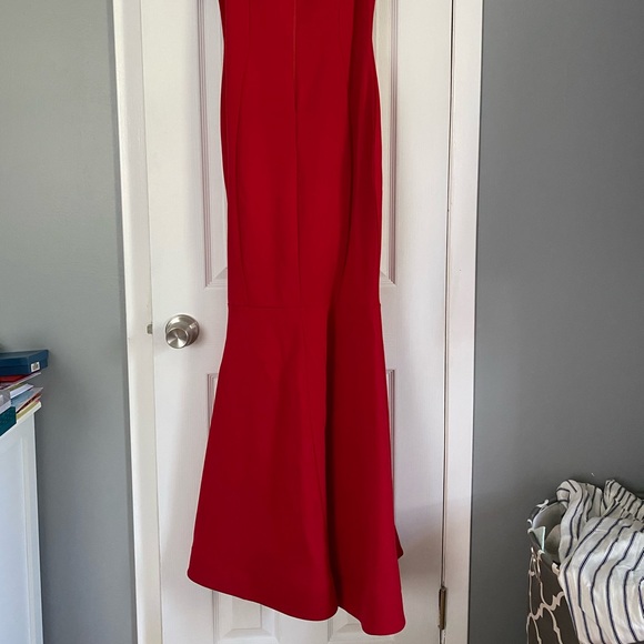Red mermaid style dress - Picture 7 of 8